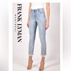FRANK LYMAN Montreal
Straight Leg Blue Ankle Jeans with Embroidery Size Large